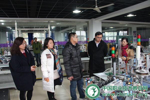 1451271739375013768.jpg 6.jpg